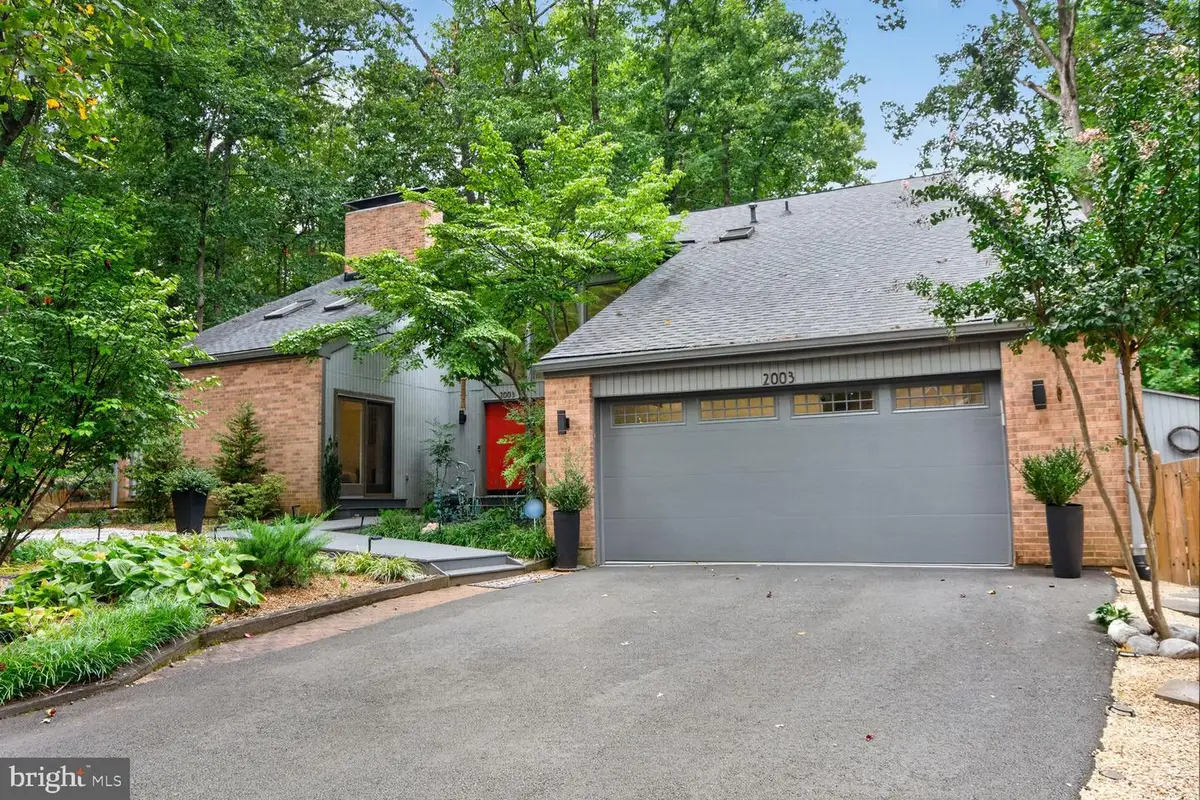 2003 Upper Lake Dr, Reston, VA 20191 - #1