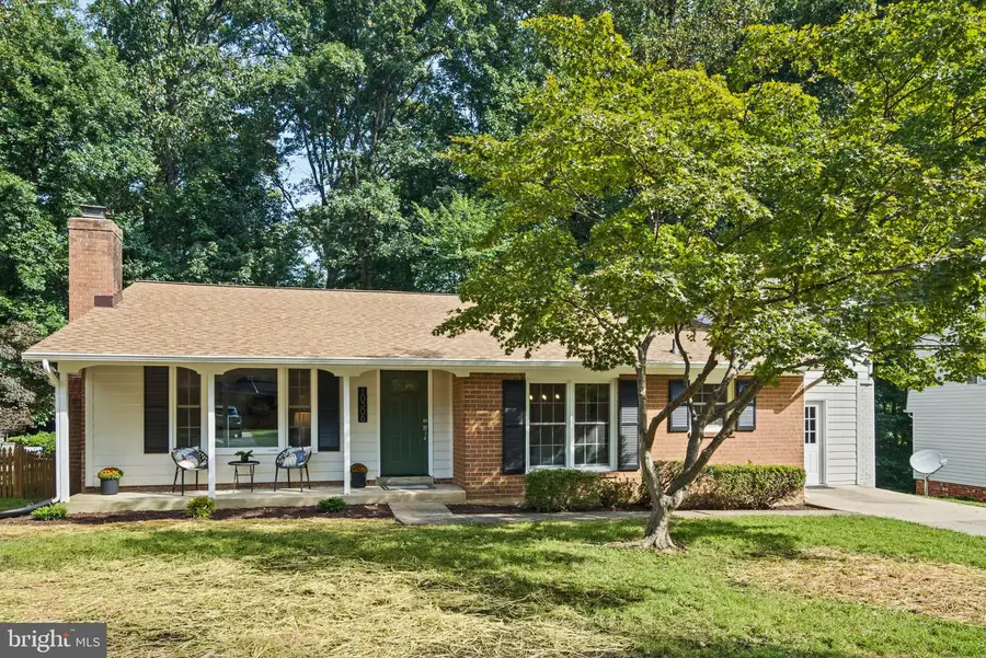 10308 Collingham Dr, Fairfax, VA 22032 - #2