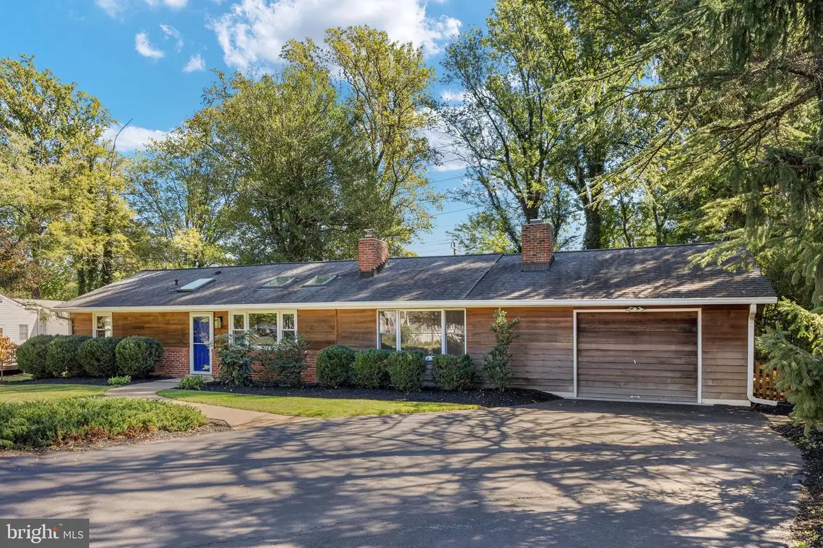 7811 Marthas Ln, Falls Church, VA 22043 - #1