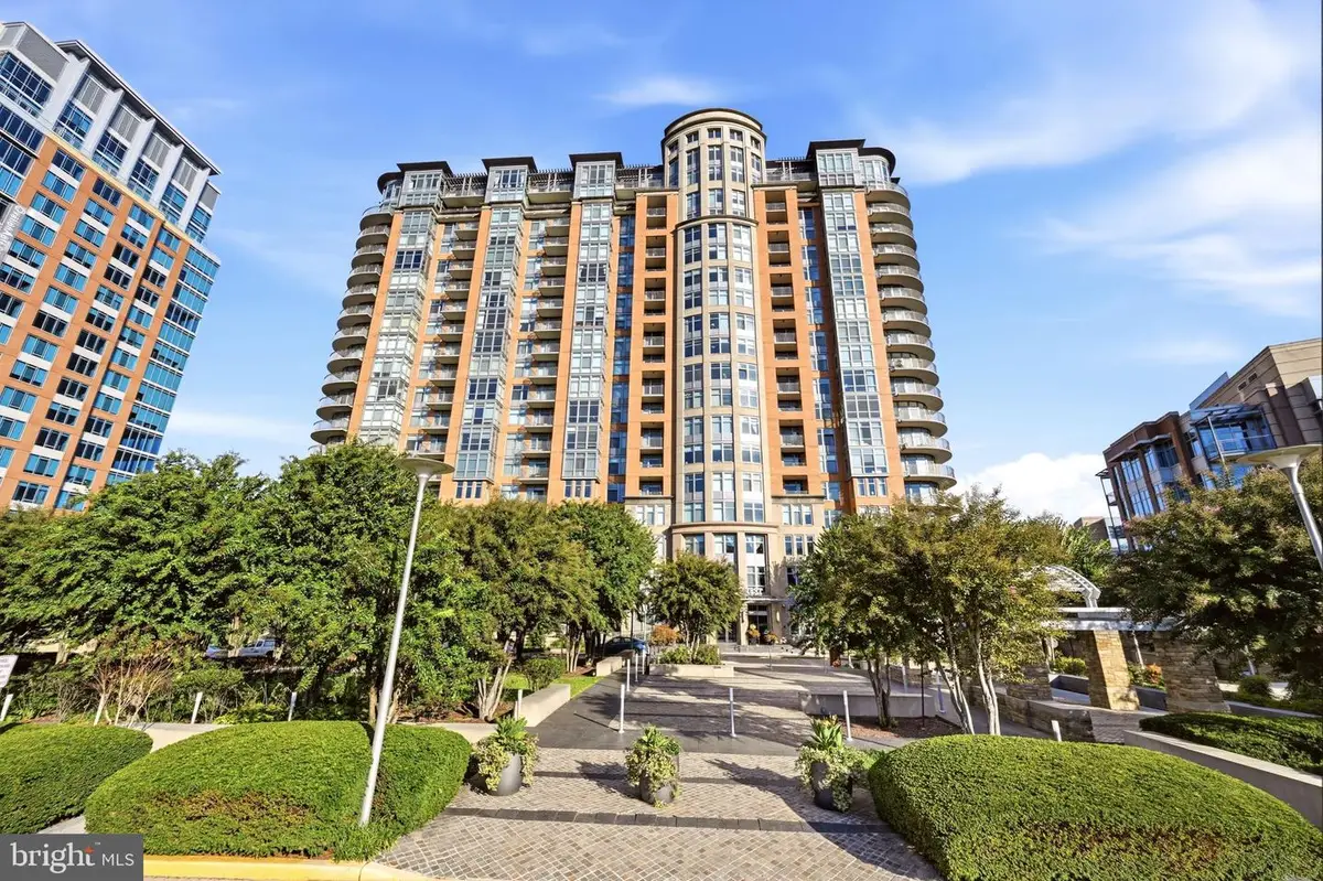 8220 Crestwood Heights Dr #908, McLean, VA 22102 - #1