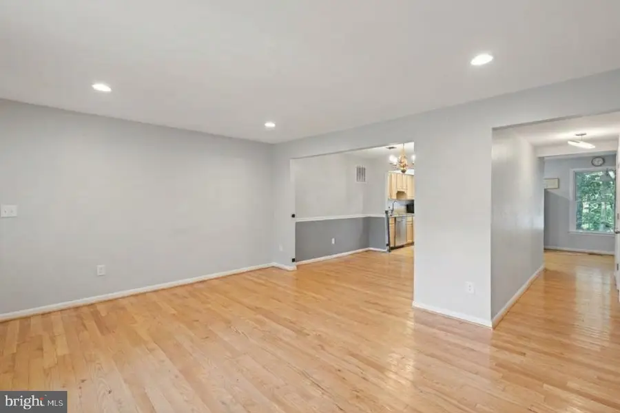9438 Cloverdale Ct, Burke, VA 22015 - #2