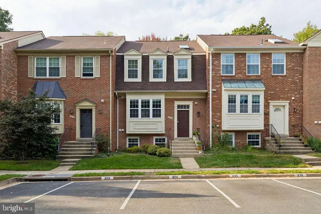3934 Tallow Tree Pl, Fairfax, VA 22033 - #1
