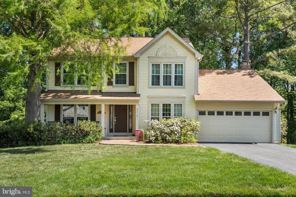 9018 Triple Ridge Rd, FAIRFAX STATION, VA 22039