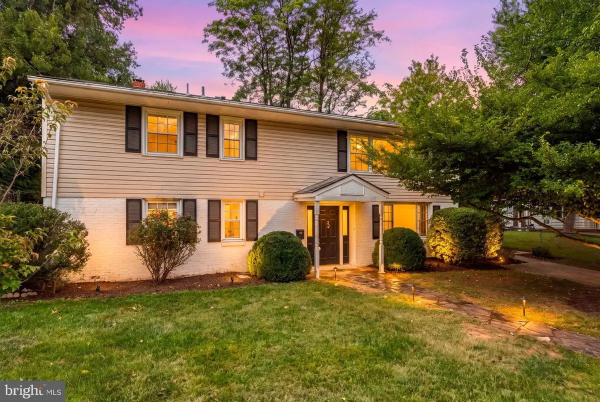 511 Walker St Sw, Vienna, VA 22180 - #1