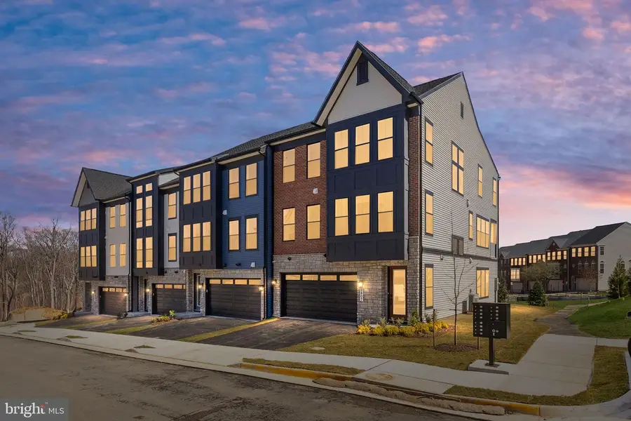 8460 Begonia Ln, Lorton, VA 22079 - #2