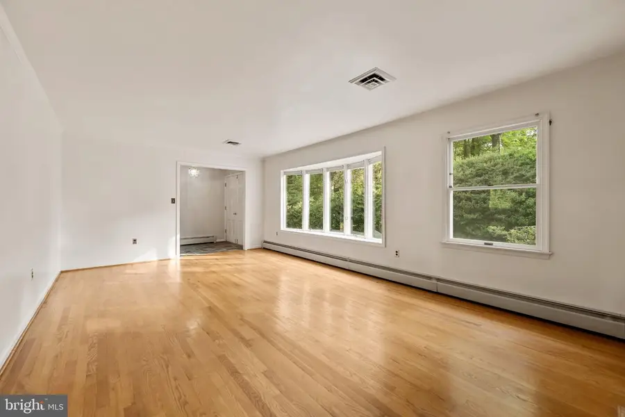 10838 Henderson Rd, Fairfax Station, VA 22039 - #3