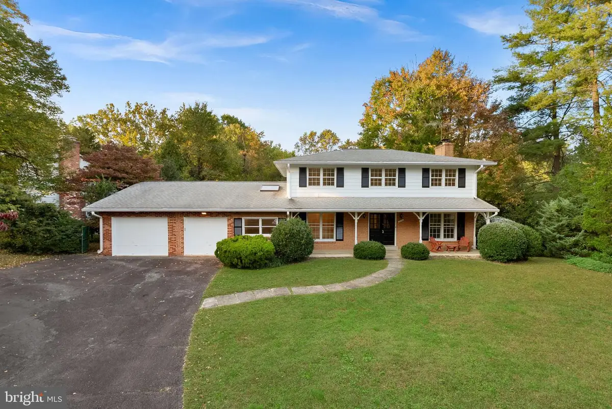 9200 Leamington Ct, Fairfax, VA 22031 - #1