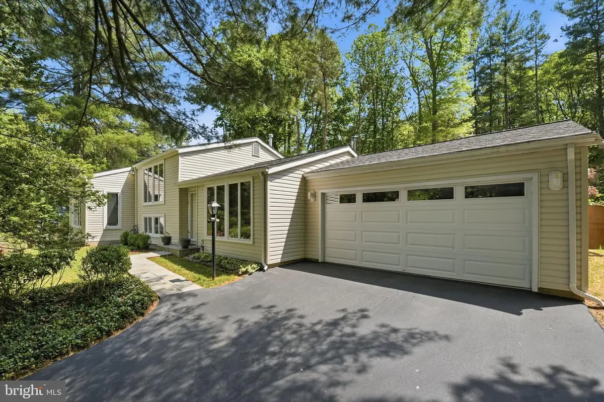 10929 Howland Dr, Reston, VA 20191 - #1