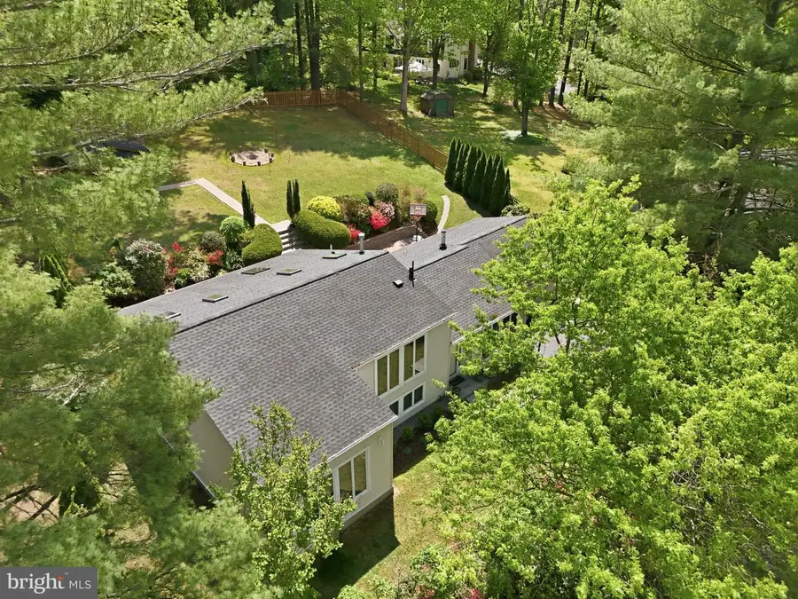 10929 Howland Dr, Reston, VA 20191 - #2