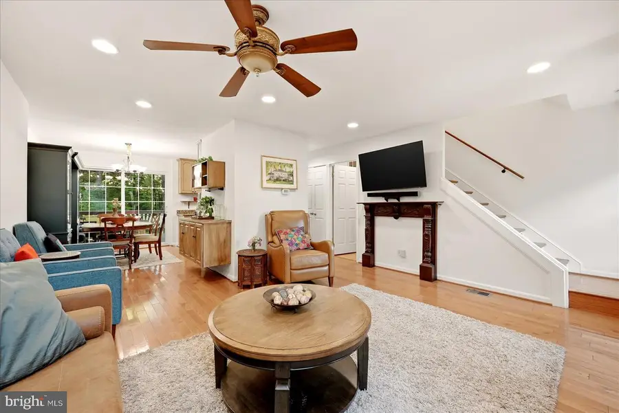 14844 Maidstone Ct, Centreville, VA 20120 - #3
