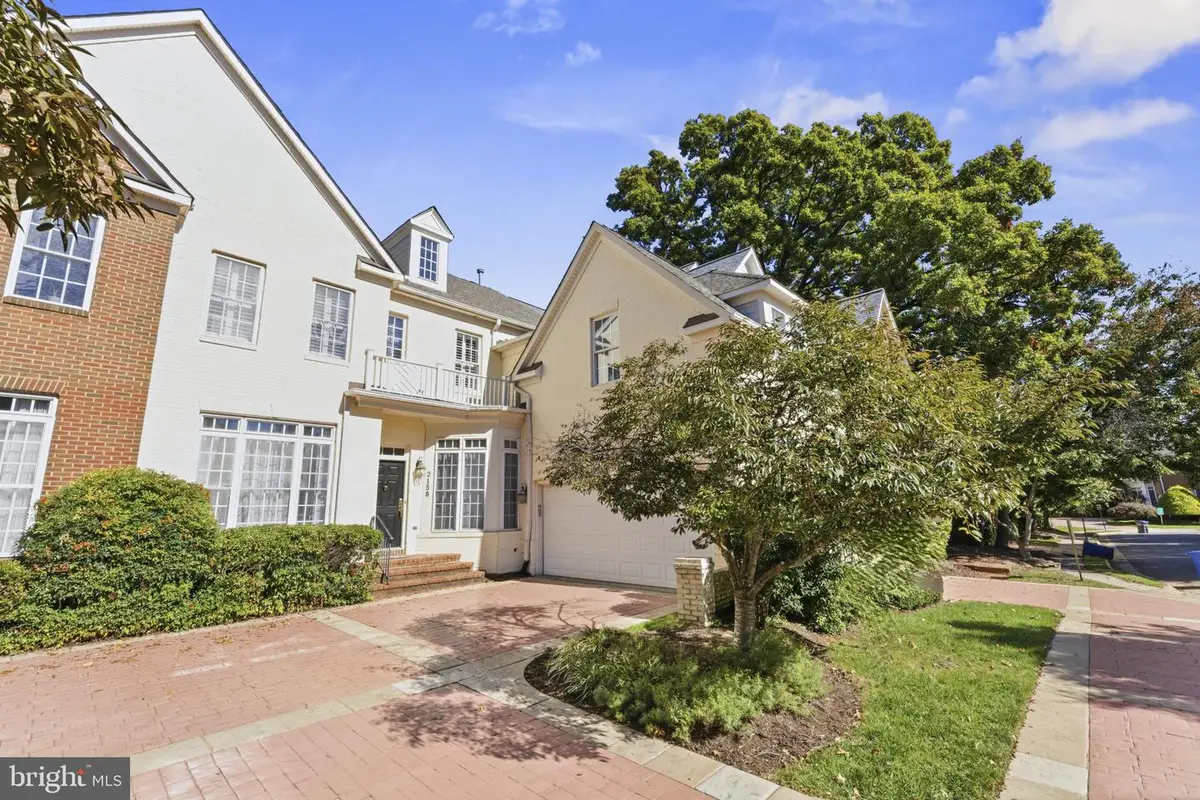 2158 Harithy Dr, Dunn Loring, VA 22027 - #1