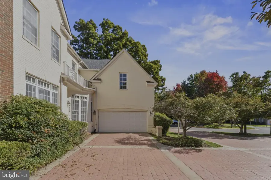 2158 Harithy Dr, Dunn Loring, VA 22027 - #3
