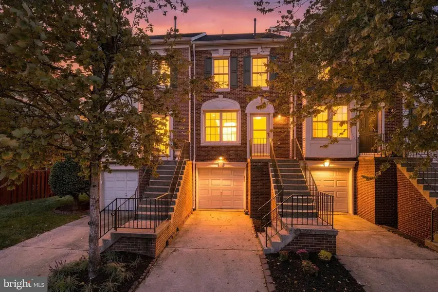3005 Heritage Springs Ct, Alexandria, VA 22306 - #2
