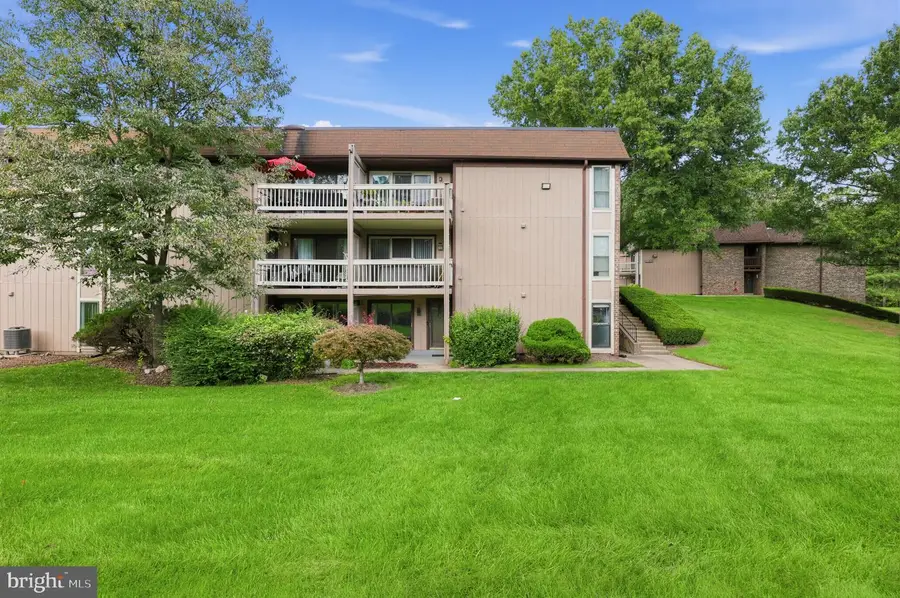 5803 Royal Ridge Dr #i, Springfield, VA 22152 - #2