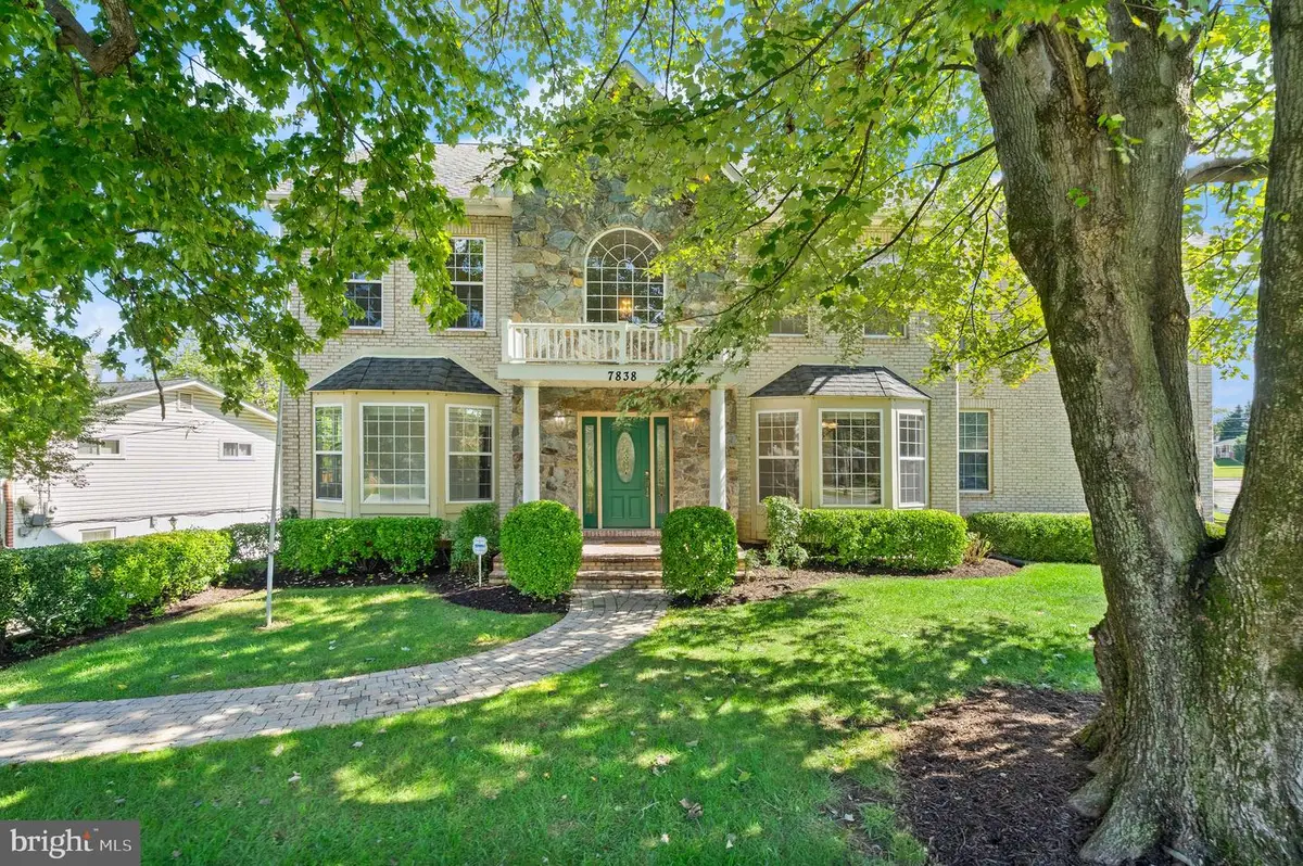 7838 Heritage Dr, Annandale, VA 22003 - #1