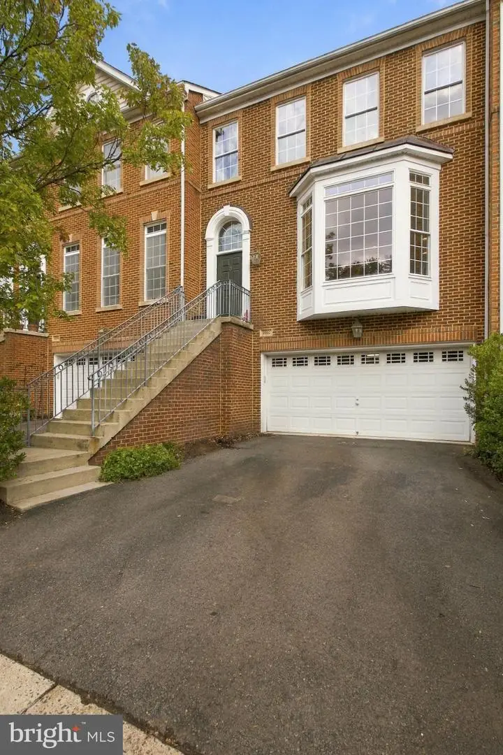 9982 Cyrandall Dr, Oakton, VA 22124 - #3