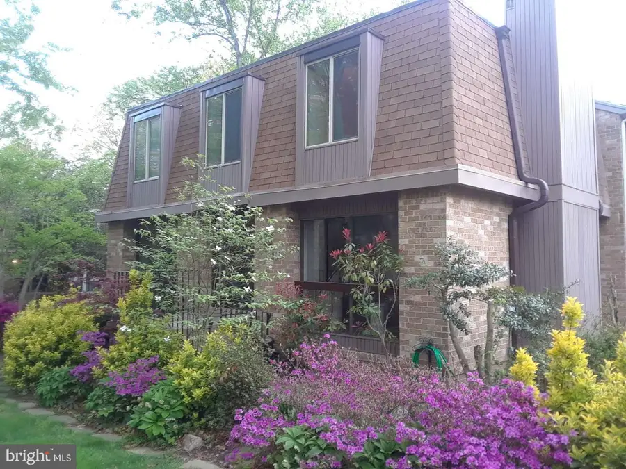 6010 Timber Hollow Ln, Springfield, VA 22152 - #3