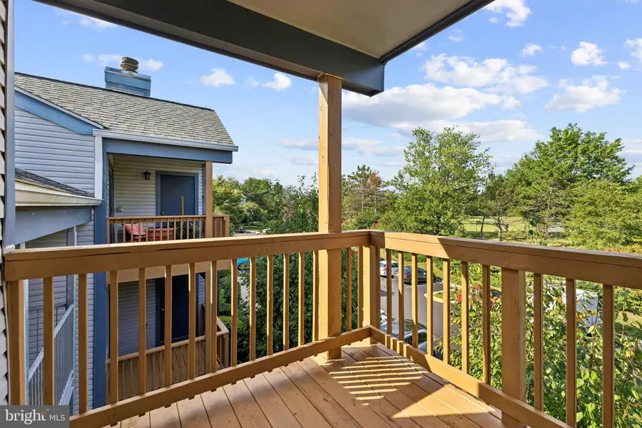 6908 Victoria Dr #i, Alexandria, VA 22310 - #2