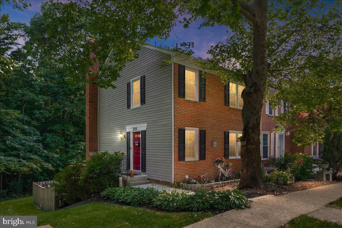 5201 Lonsdale Dr, Springfield, VA 22151 - #1
