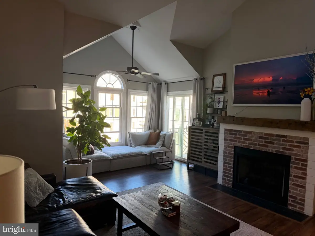 12205 Fairfield House Dr #600b, Fairfax, VA 22033 - #1