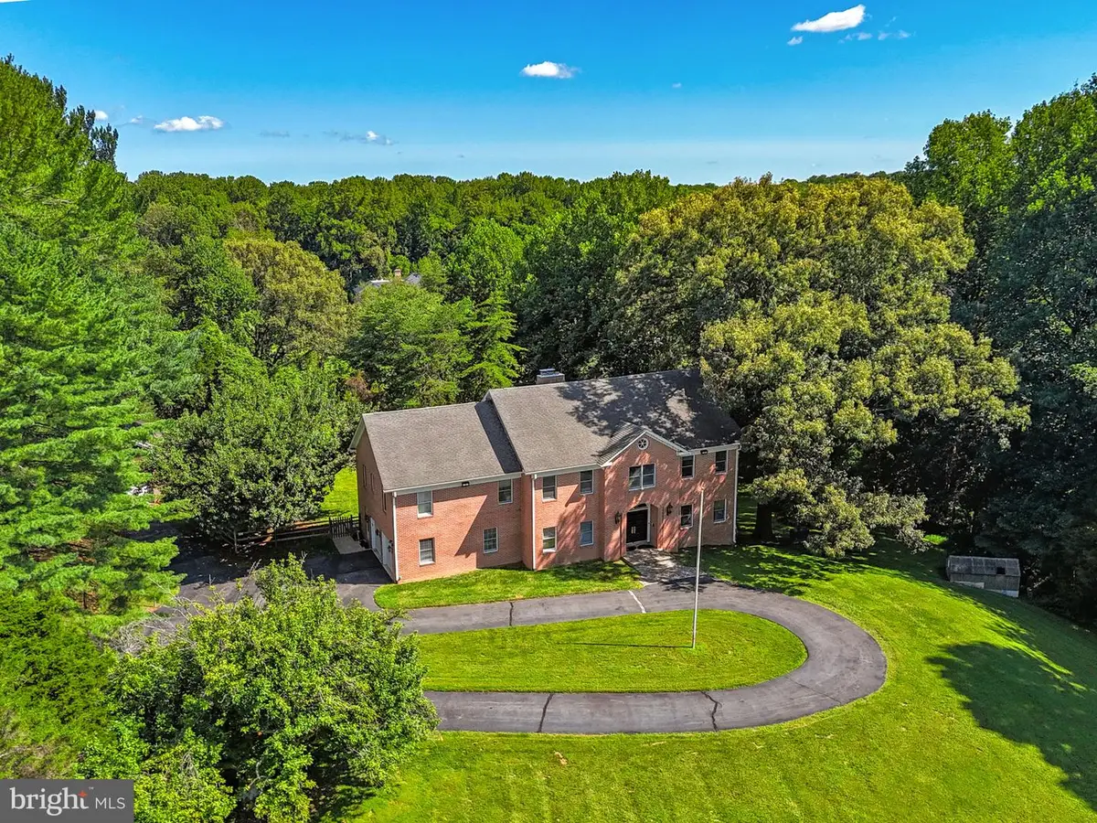 9200 Falls Run Rd, McLean, VA 22102 - #1