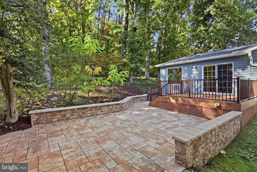 7840 Brompton St, Springfield, VA 22152 - #3