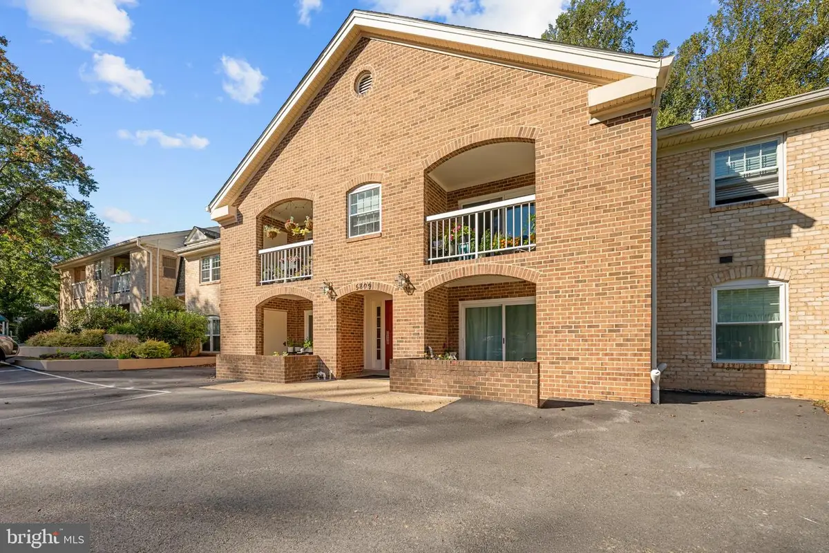 5809 Cove Landing Rd #303, Burke, VA 22015 - #1
