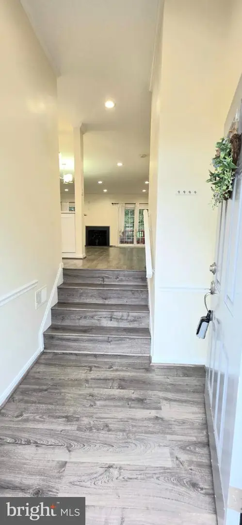 4267 Fox Lake Dr, Fairfax, VA 22033 - #2