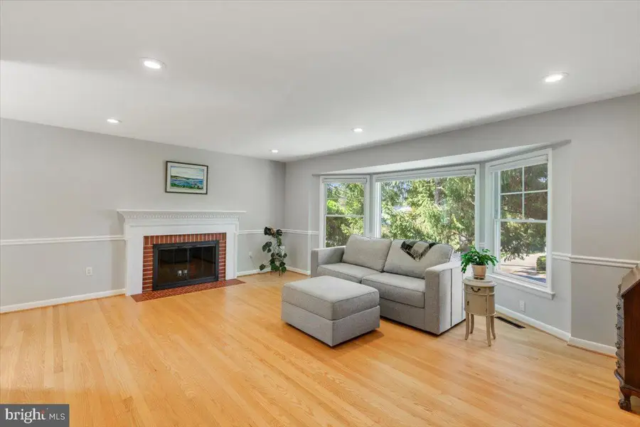 1433 Layman St, McLean, VA 22101 - #3
