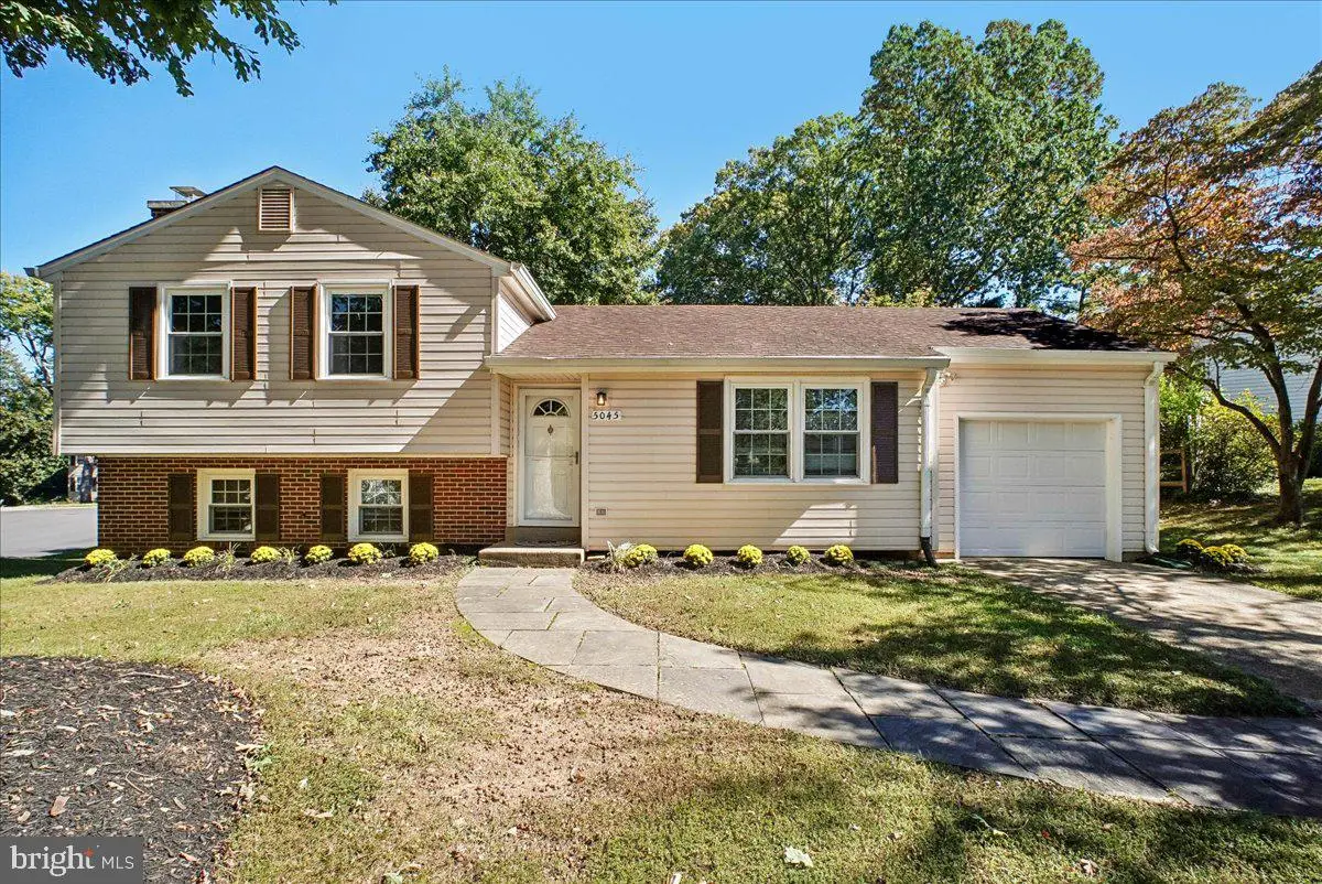 5045 Kenerson Dr, Fairfax, VA 22032 - #1