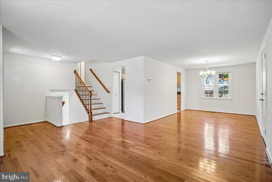 5045 Kenerson Dr, Fairfax, VA 22032 - #3