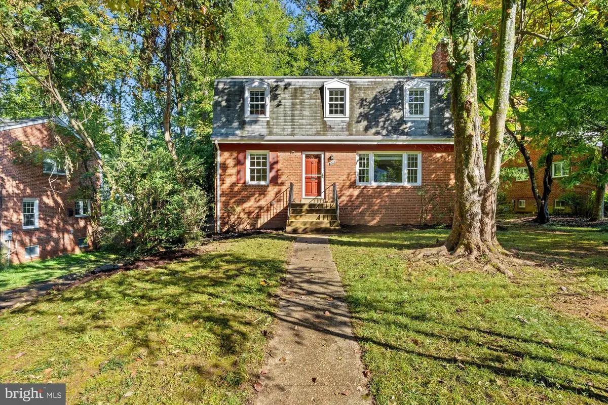6524 Oakwood Dr, Falls Church, VA 22041 - #1