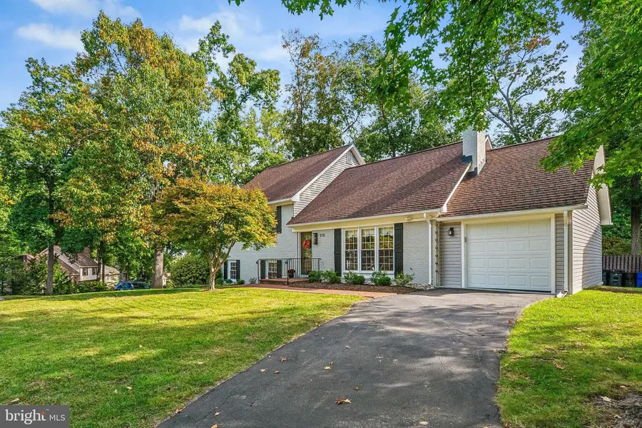 515 Woodland Ct Nw, Vienna, VA 22180 - #2
