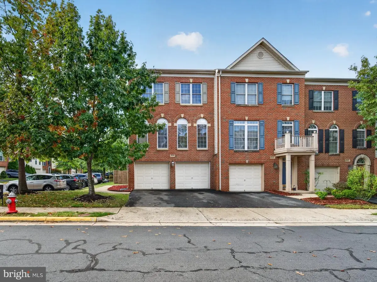 5326 Rosemallow Cir, Centreville, VA 20120 - #1