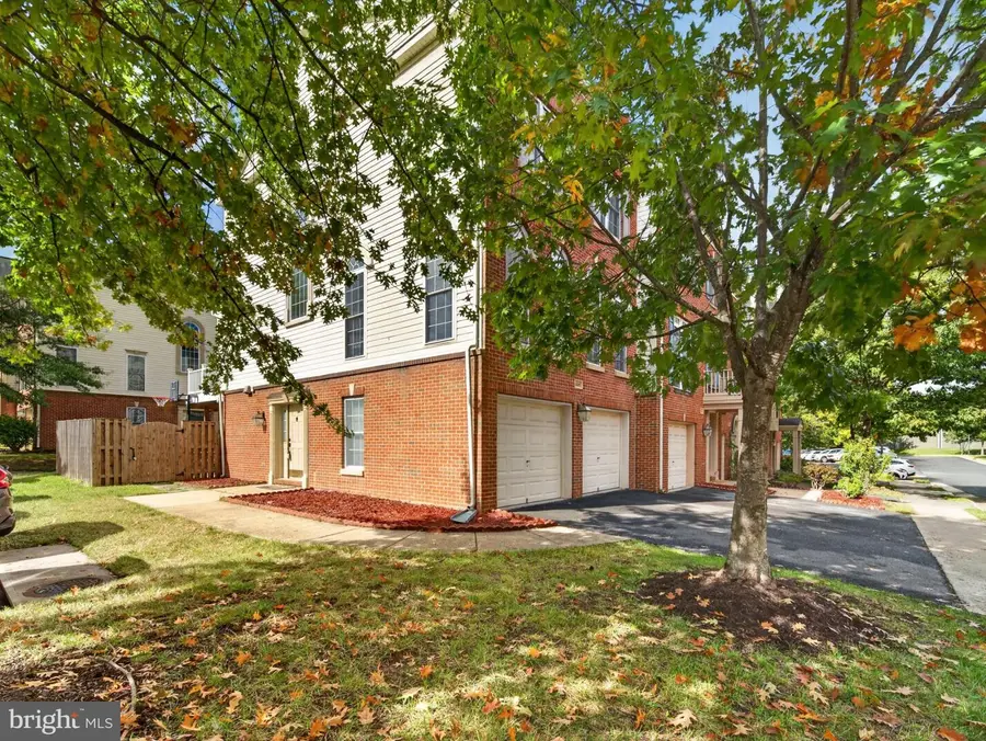 5326 Rosemallow Cir, Centreville, VA 20120 - #3