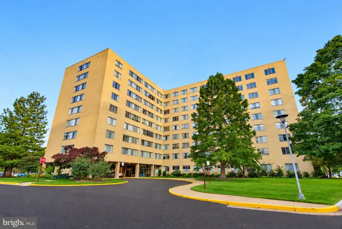 6641 Wakefield Dr #711, Alexandria, VA 22307 - #1