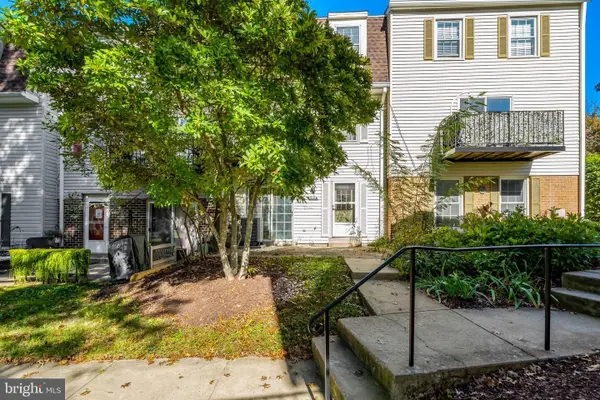 6354 Fenestra Ct, BURKE, VA 22015
