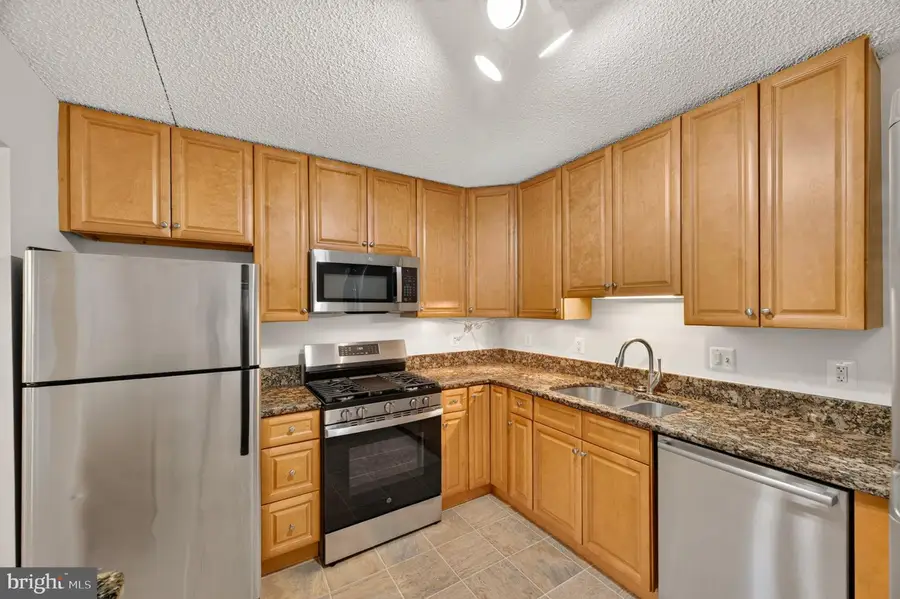 11806 Breton Ct #12c, Reston, VA 20191 - #2
