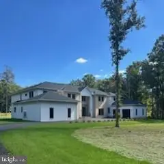 5947 Doyle Rd, Clifton, VA 20124 - #1