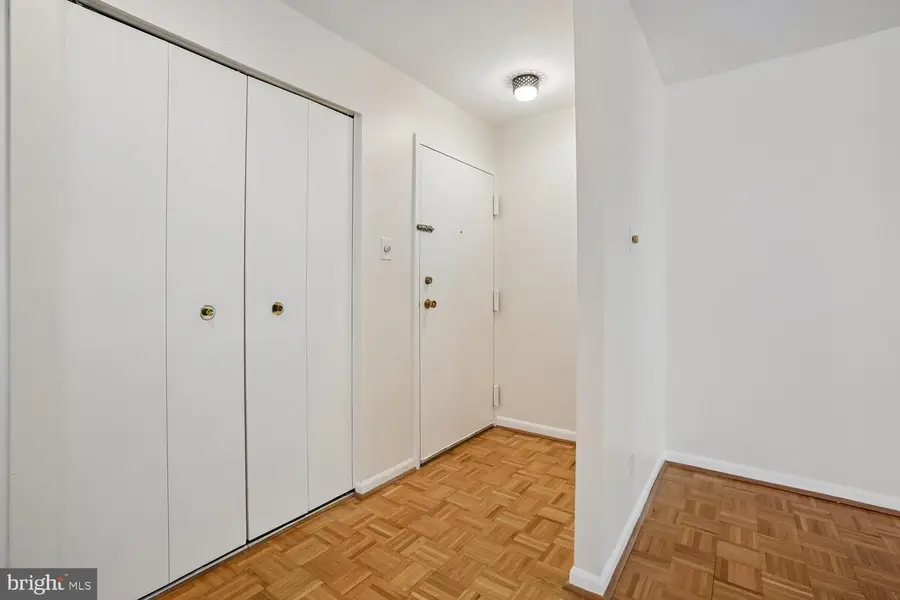 1671 Parkcrest Cir #4c/401, Reston, VA 20190 - #2