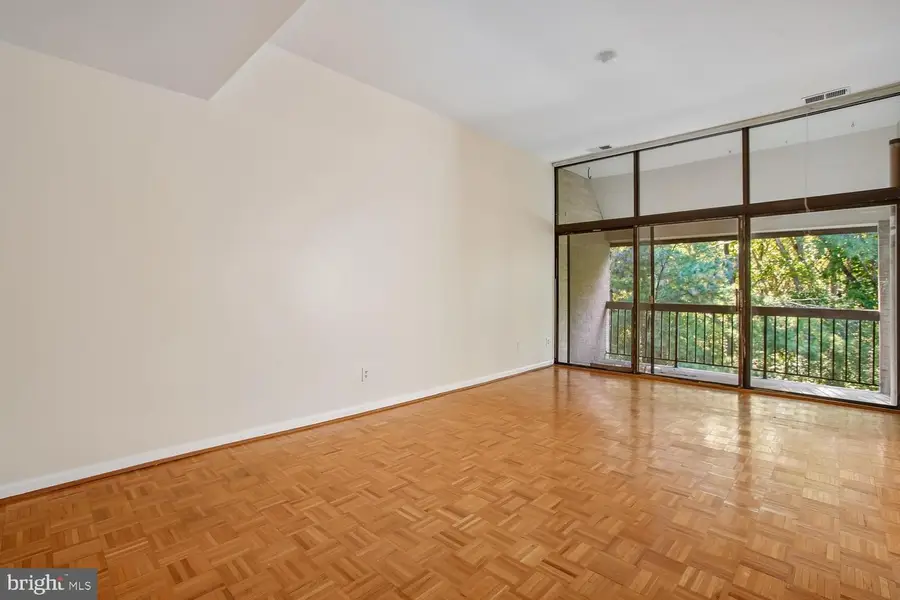 1671 Parkcrest Cir #4c/401, Reston, VA 20190 - #3