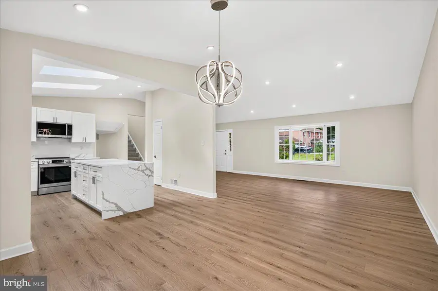 6661 Newchandler Ct, Burke, VA 22015 - #3