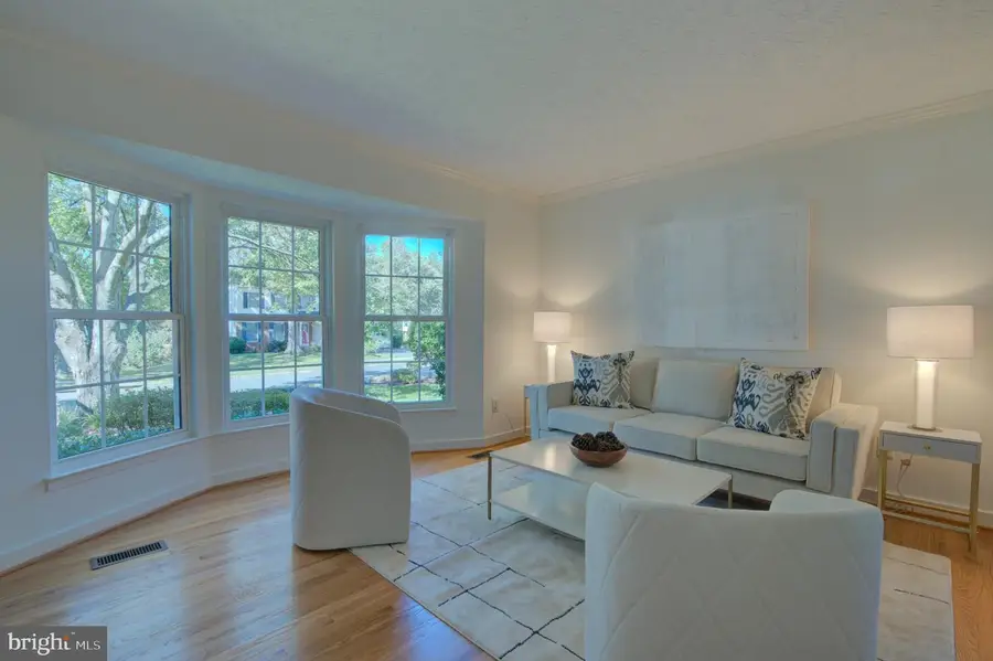 12040 Heather Down Dr, Herndon, VA 20170 - #2