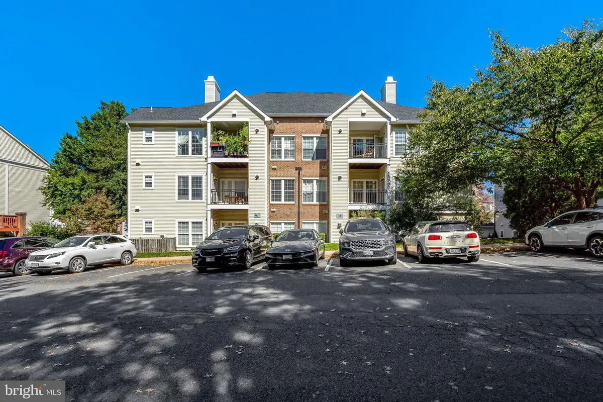 4127 Fountainside Ln #304, Fairfax, VA 22030 - #1