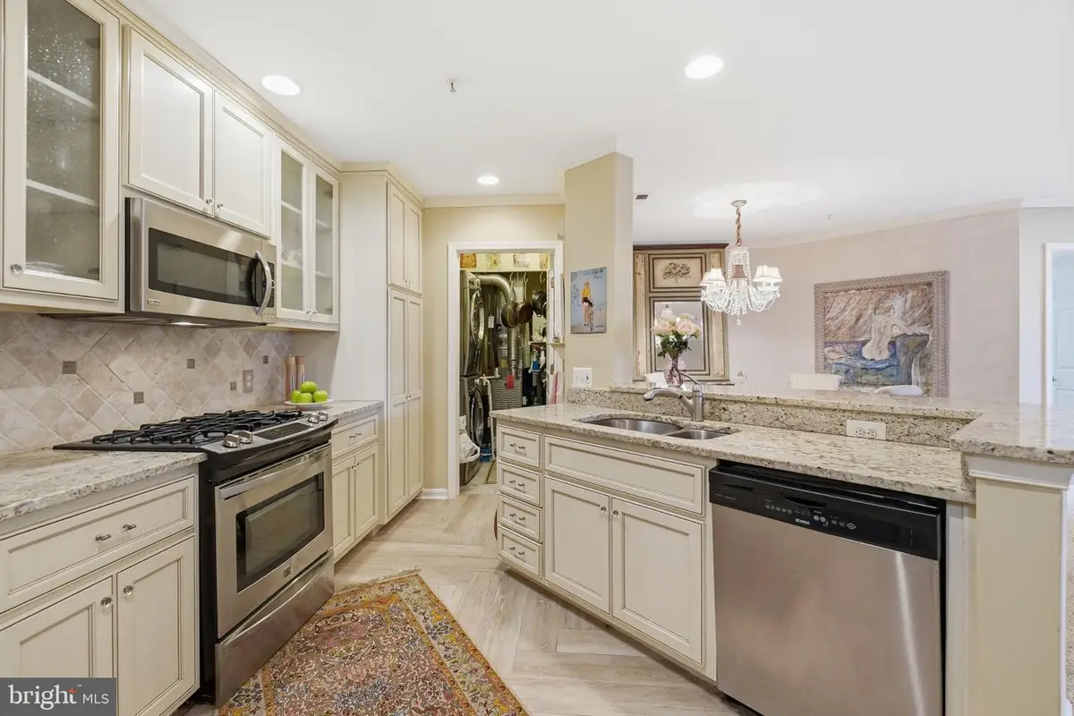 12461 Hayes Ct #203, Fairfax, VA 22033 - #1