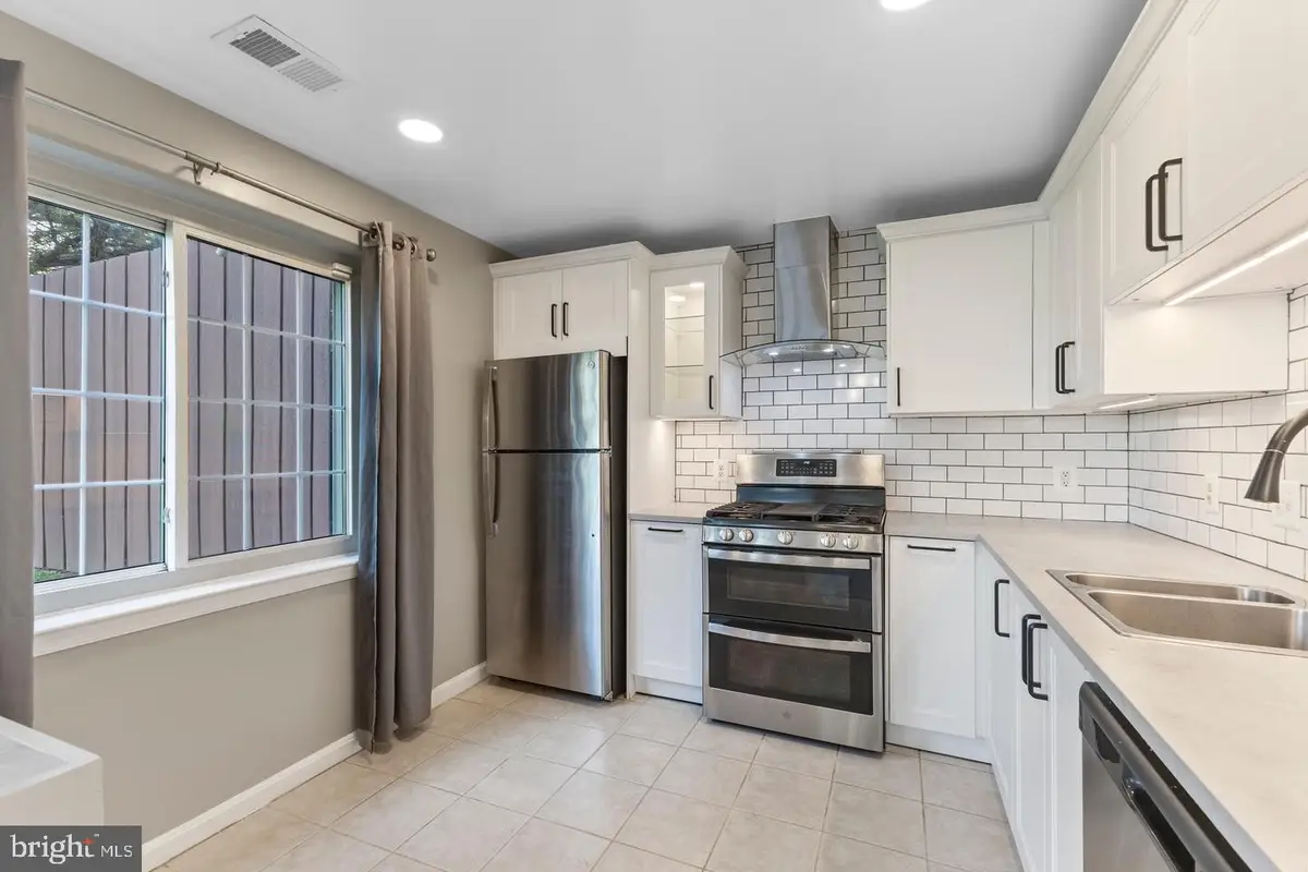 8244 Catbird Cir #101, Lorton, VA 22079 - #1