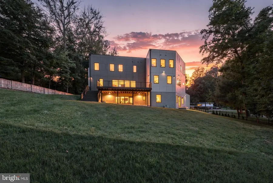 3525 Glenbrook Rd, Fairfax, VA 22031 - #3