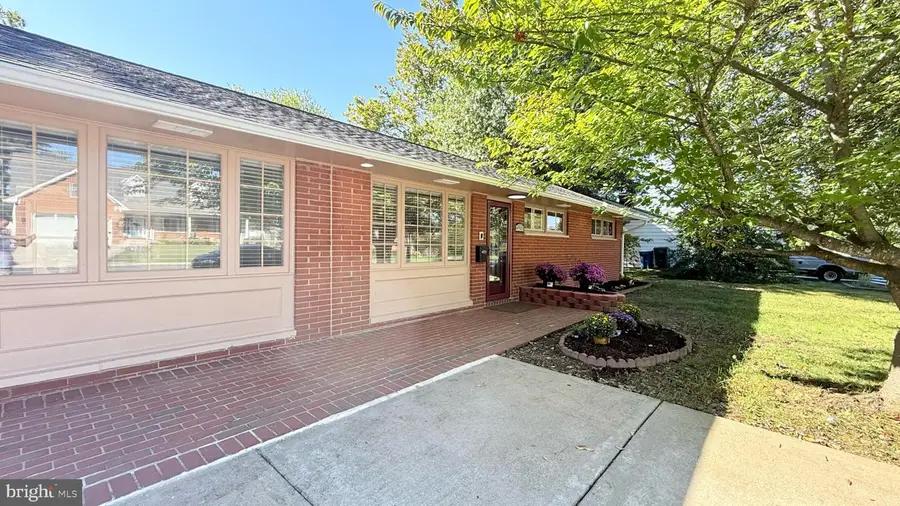 4905 Apple Tree Dr, Alexandria, VA 22310 - #2
