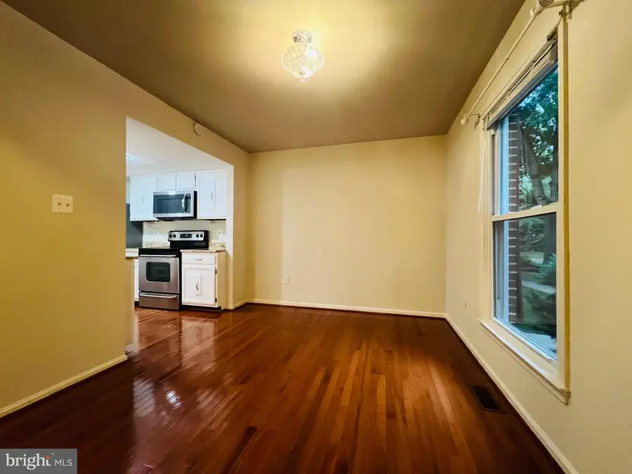 6279 Kerrydale Dr, Springfield, VA 22152 - #3