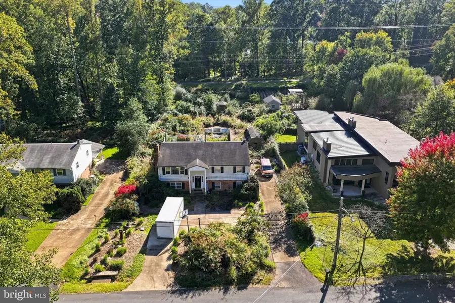 8123 Westchester Dr, Vienna, VA 22182 - #2